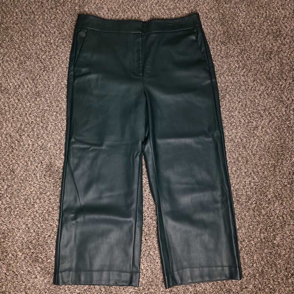 Ann Taylor Factory Forest Green Faux Leather Wide Leg Cropped Pants‎ Size 16